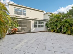 1402 Myrtle Oak Ter, Hollywood FL 33021