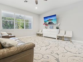1402 Myrtle Oak Ter, Hollywood FL 33021