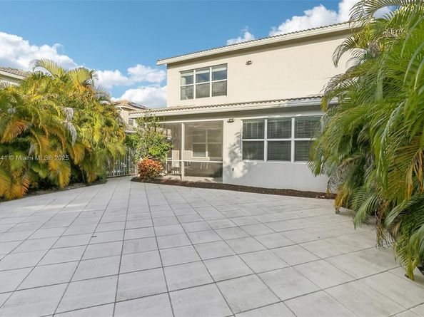 1402 Myrtle Oak Ter, Hollywood FL 33021