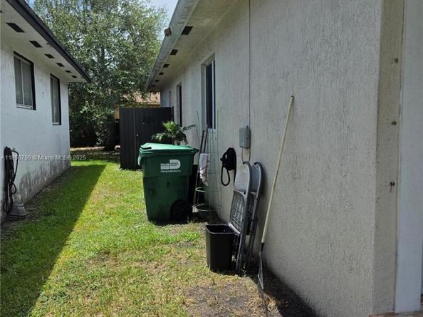 6040 NW 30th Ave, Miami FL 33142
