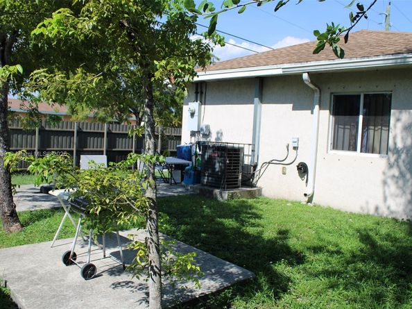6040 NW 30th Ave, Miami FL 33142