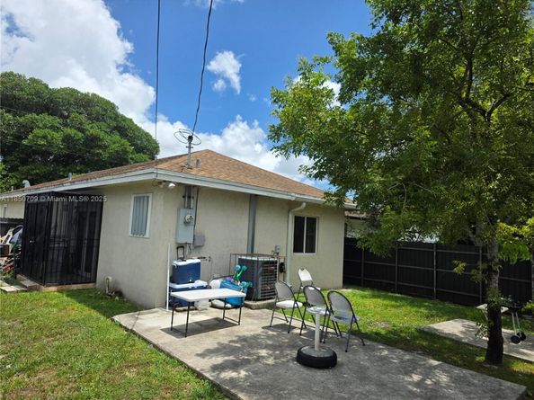 6040 NW 30th Ave, Miami FL 33142