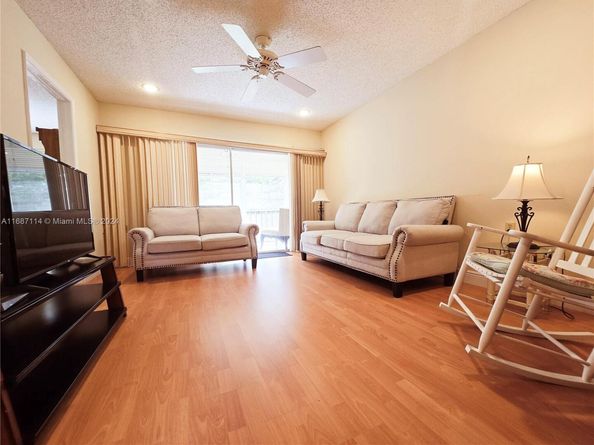 2703 Nassau Bnd C2, Coconut Creek FL 33066