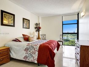 20281 E Country Club Dr 809, Aventura FL 33180