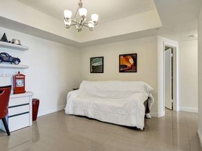 20281 E Country Club Dr 809, Aventura FL 33180