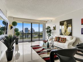 20281 E Country Club Dr 809, Aventura FL 33180