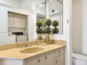 20281 E Country Club Dr 809, Aventura FL 33180