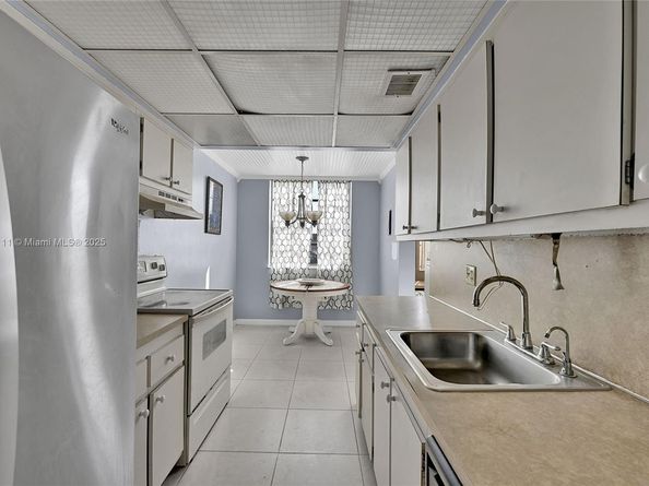 6190 Woodlands Blvd 302, Tamarac FL 33319