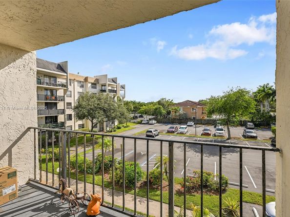 6190 Woodlands Blvd 302, Tamarac FL 33319