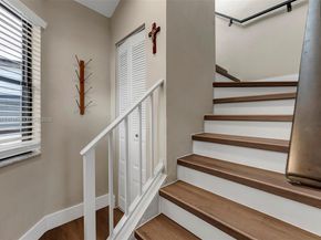 123 NW 98th Ter, Plantation FL 33324