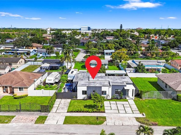 10925 SW 218th Ter, Miami FL 33170