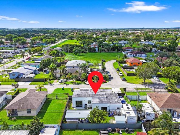 10925 SW 218th Ter, Miami FL 33170