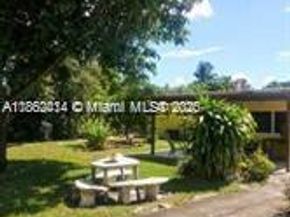 3515 NW 98th St, Miami FL 33147