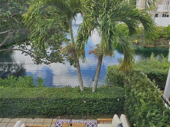 5570 SW 70th Pl S, Miami FL 33155
