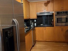90 Edgewater Dr 505, Coral Gables FL 33133