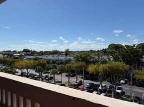 90 Edgewater Dr 505, Coral Gables FL 33133