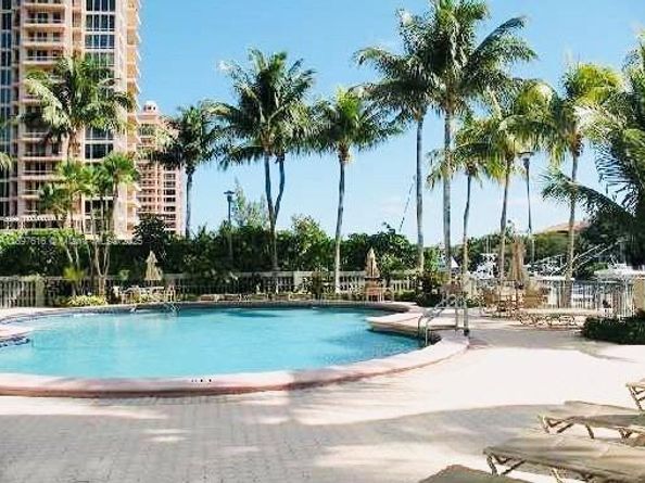 90 Edgewater Dr 505, Coral Gables FL 33133