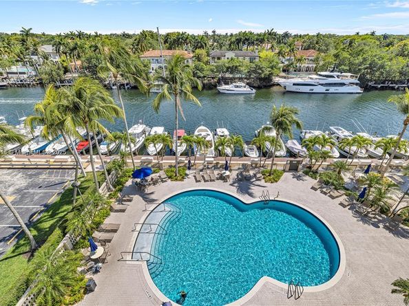 90 Edgewater Dr 505, Coral Gables FL 33133