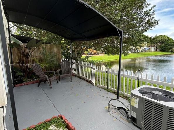 954 NE 42nd Ter, Homestead FL 33033