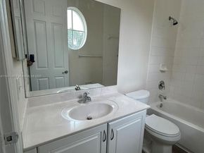 954 NE 42nd Ter, Homestead FL 33033