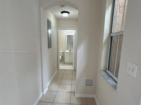 954 NE 42nd Ter, Homestead FL 33033