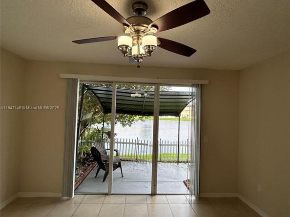 954 NE 42nd Ter, Homestead FL 33033