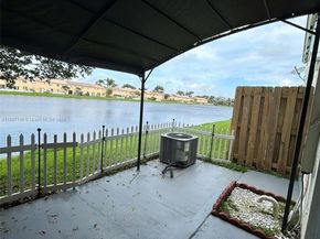 954 NE 42nd Ter, Homestead FL 33033