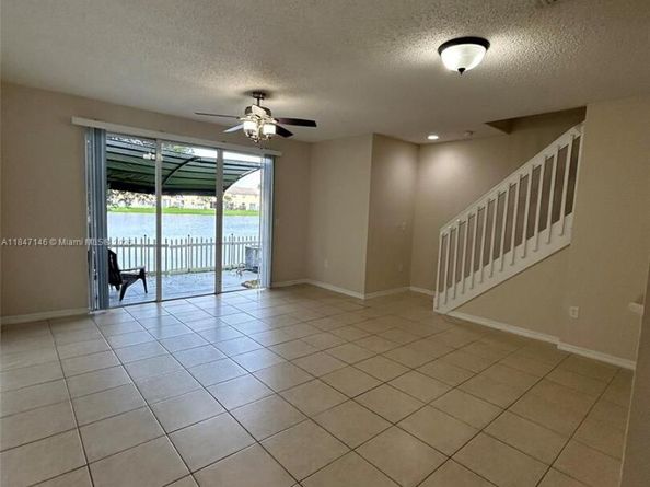 954 NE 42nd Ter, Homestead FL 33033