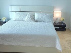 350 S Miami Ave 3214, Miami FL 33130