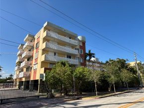 7900 Tatum Waterway Dr 413, Miami Beach FL 33141