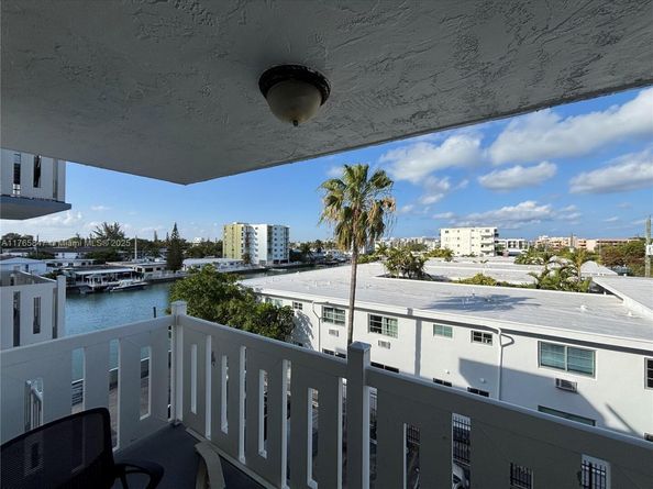 7900 Tatum Waterway Dr 413, Miami Beach FL 33141