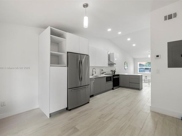 6020 W 22nd Lane, Hialeah FL 33016