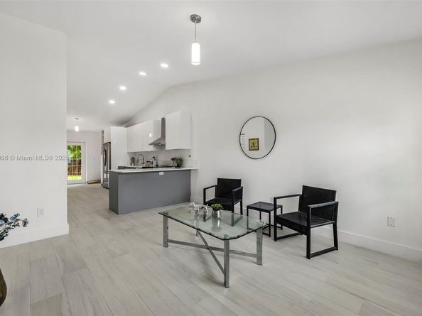 6020 W 22nd Lane, Hialeah FL 33016