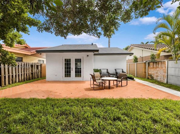 6020 W 22nd Lane, Hialeah FL 33016