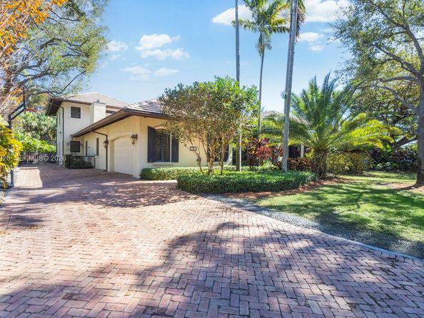 10601 SW 72nd Ct, Pinecrest FL 33156