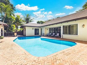 10601 SW 72nd Ct, Pinecrest FL 33156