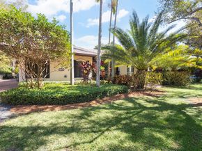 10601 SW 72nd Ct, Pinecrest FL 33156