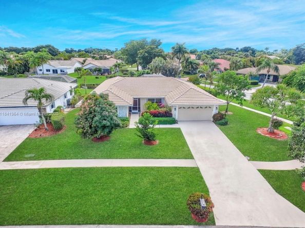 10126 Crosswind Rd, Boca Raton FL 33498