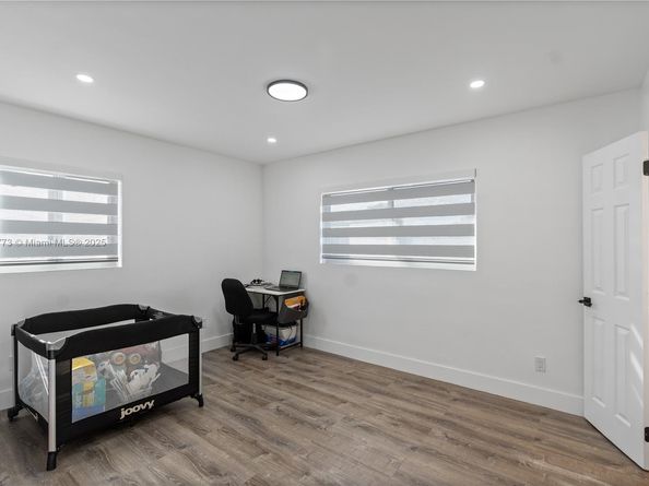 2441 NW 181st Ter, Miami Gardens FL 33056