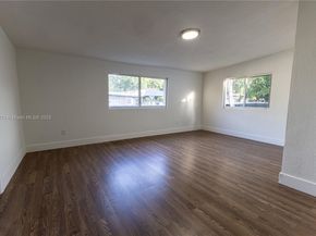866 NW 108th St, Miami FL 33168