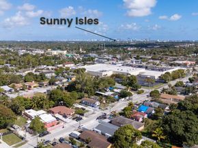 866 NW 108th St, Miami FL 33168