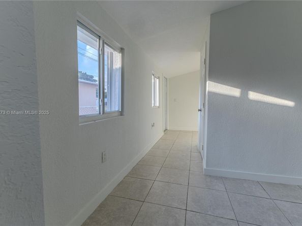 866 NW 108th St, Miami FL 33168
