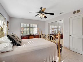 5517 Bayview Dr, Fort Lauderdale FL 33308