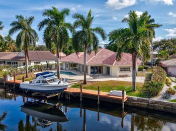 5517 Bayview Dr
