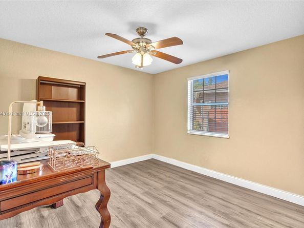 104 Oxford Ct, Royal Palm Beach FL 33411