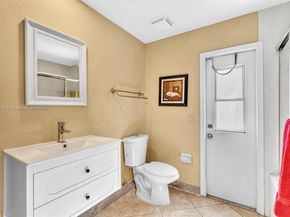 104 Oxford Ct, Royal Palm Beach FL 33411