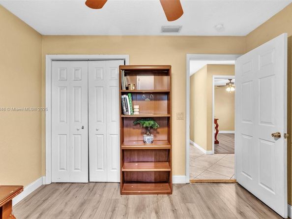 104 Oxford Ct, Royal Palm Beach FL 33411