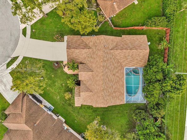 104 Oxford Ct, Royal Palm Beach FL 33411