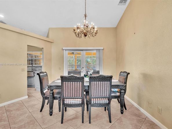 104 Oxford Ct, Royal Palm Beach FL 33411