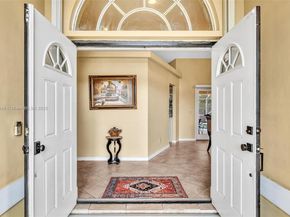 104 Oxford Ct, Royal Palm Beach FL 33411
